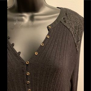 Black long sleeve dressy long sleeve T-shirt